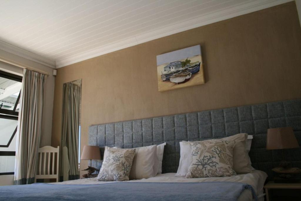 The Wacky Bush Lodge Langebaan Room photo