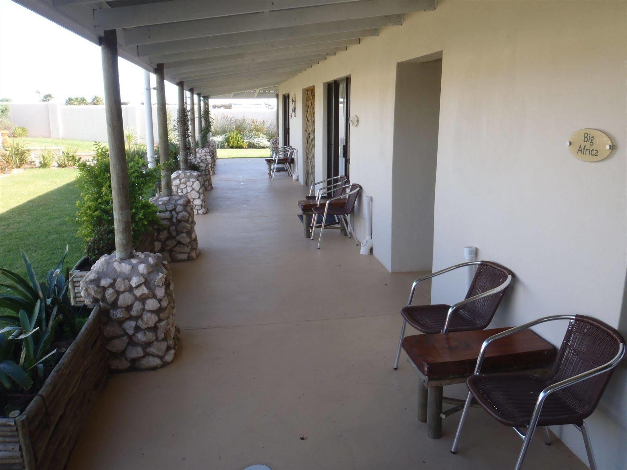 The Wacky Bush Lodge Langebaan Exterior photo